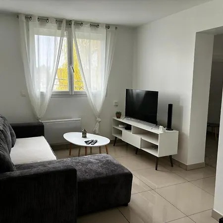 50m2 A 10 Mn Cdg, Proche Parc Expo, Paris, Apartment
